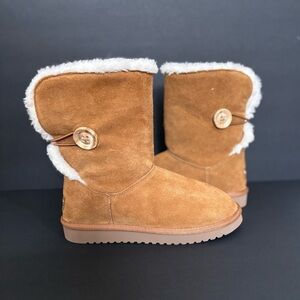 Koolaburra by UGG Women’s Short Boot Nalie in Chestnut Size 6